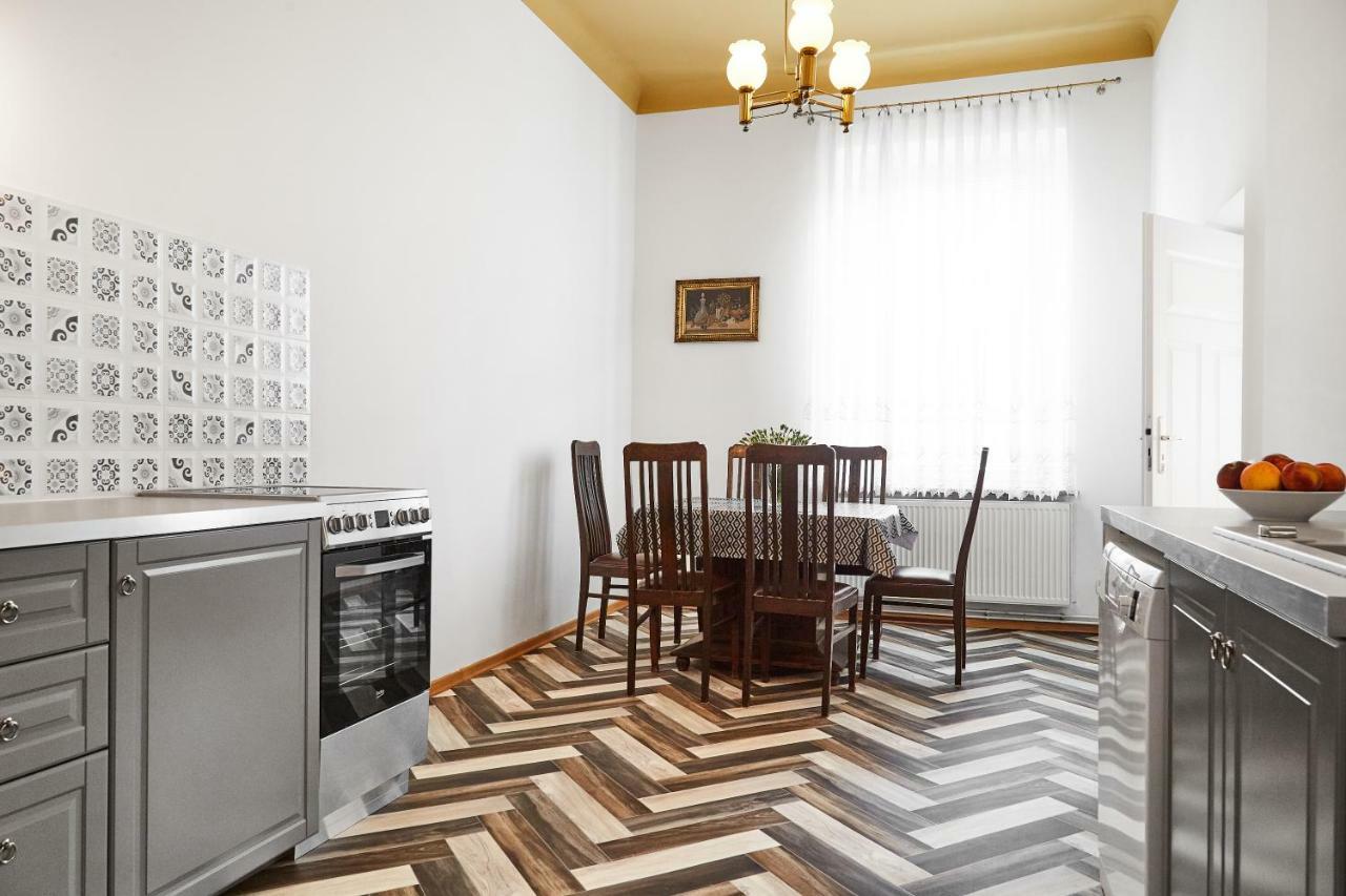 Top Location Apartments Topolowa Street クラクフ エクステリア 写真